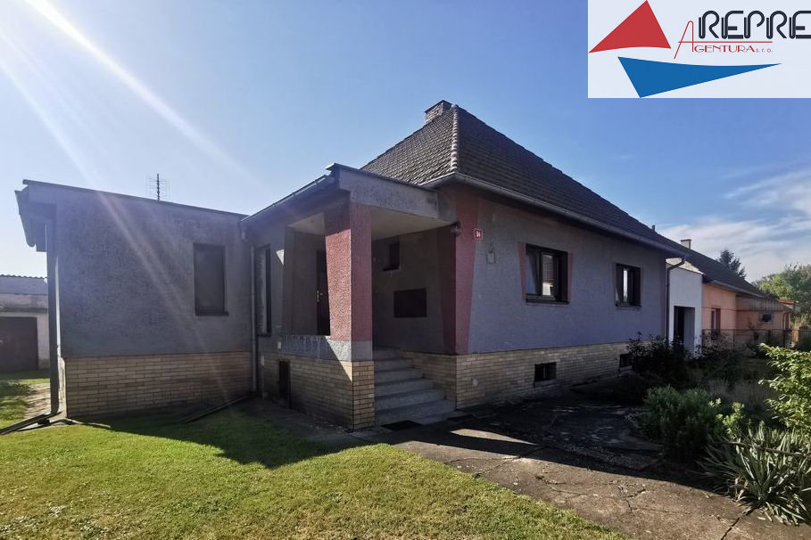 Hněvice - prodej rodinného domu - titulní obrázek