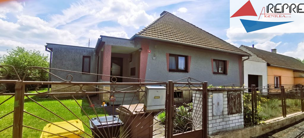 Hněvice - prodej rodinného domu - titulní obrázek